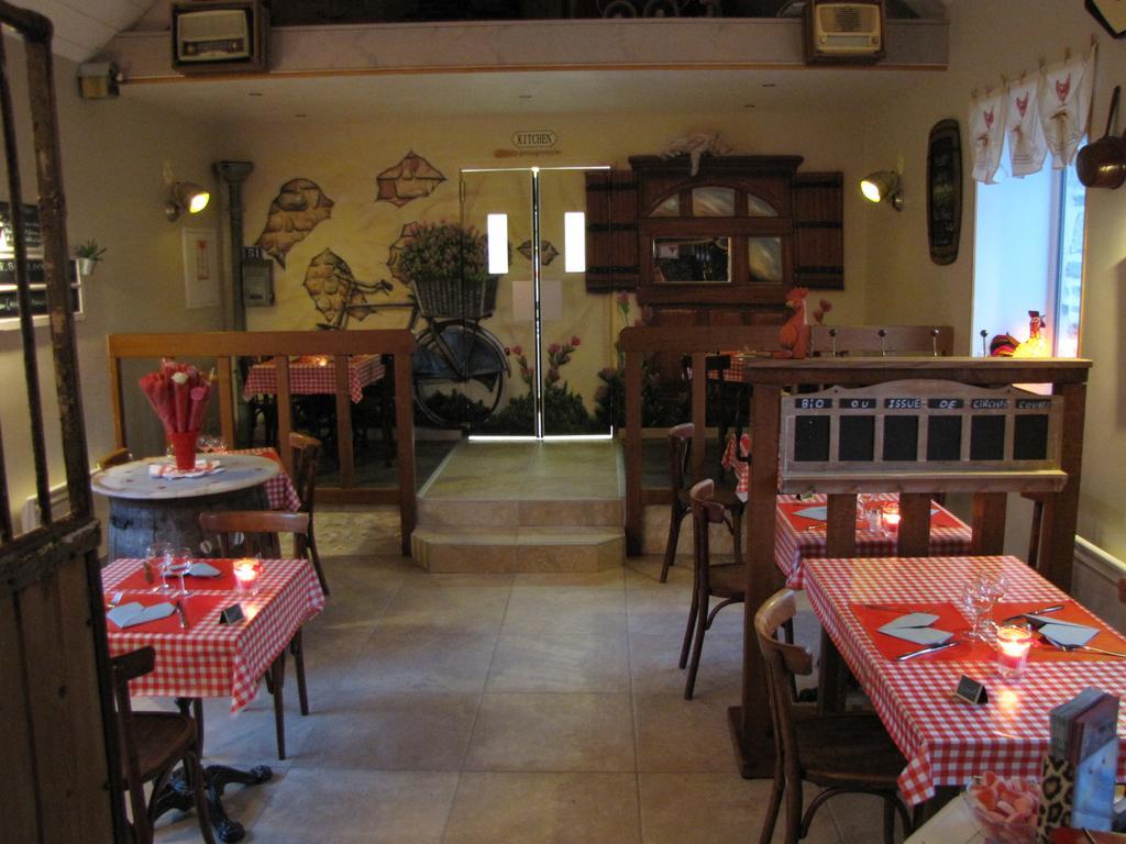 L'Ecurie Hotel La Pommeraye  Bagian luar foto